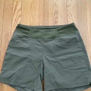 Mountain HardWear Shorts